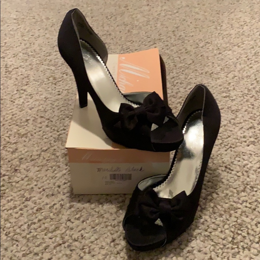 Michaelangelo Maribelle Black Open Toed Heels